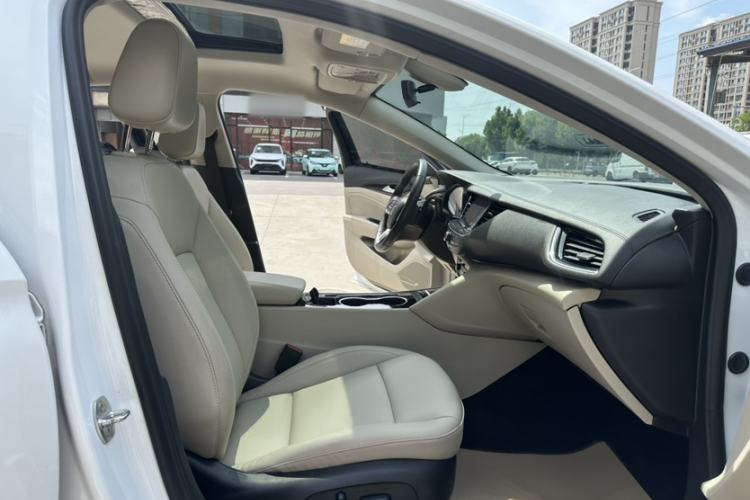 Used Buick Regal 2020 552T Elite Edition Interior 9