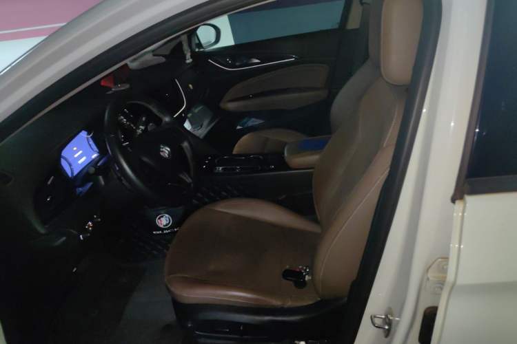 Used Buick Regal 2020 552T Luxury Version Left Front Seat