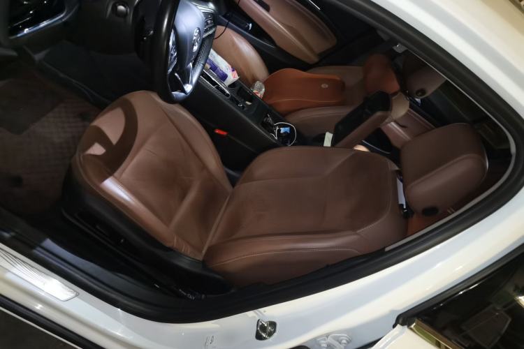 Used Buick Regal 2020 552T Luxury Version Left Front Seat