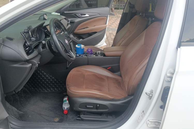 Used Buick Regal 2020 552T Luxury Version Left Front Seat