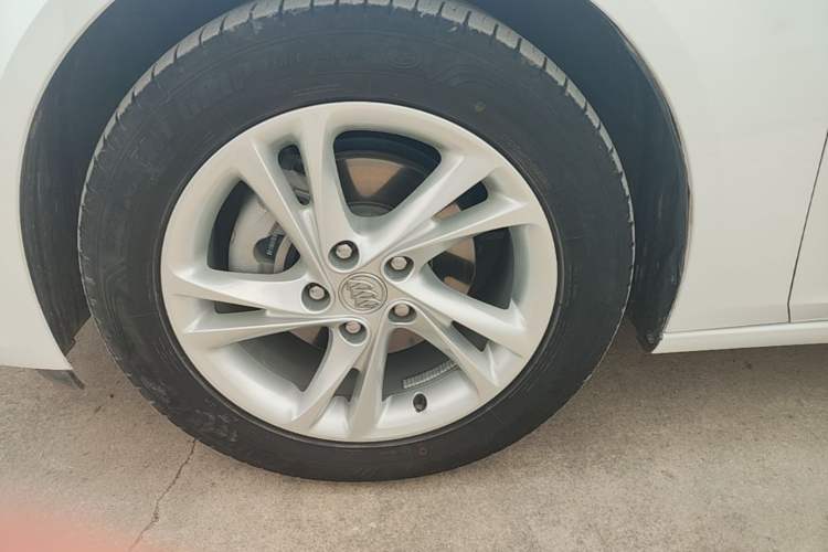 Used Buick Regal 2020 552T Elite Edition Left Front Wheel Hub