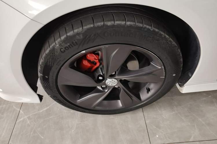 Used Buick Regal 2020 GS 28T Elite Model Left Front Wheel Hub