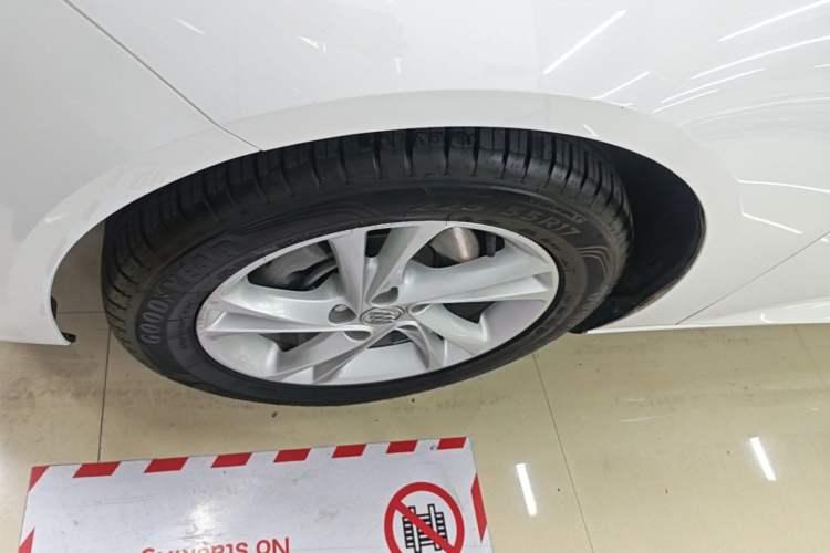 Used Buick Regal 2020 552T Elite Edition Left Front Wheel Hub