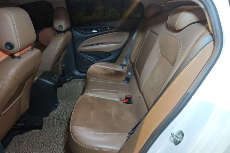 Used Buick Regal 2020 552T Luxury Version Left Rear Seat