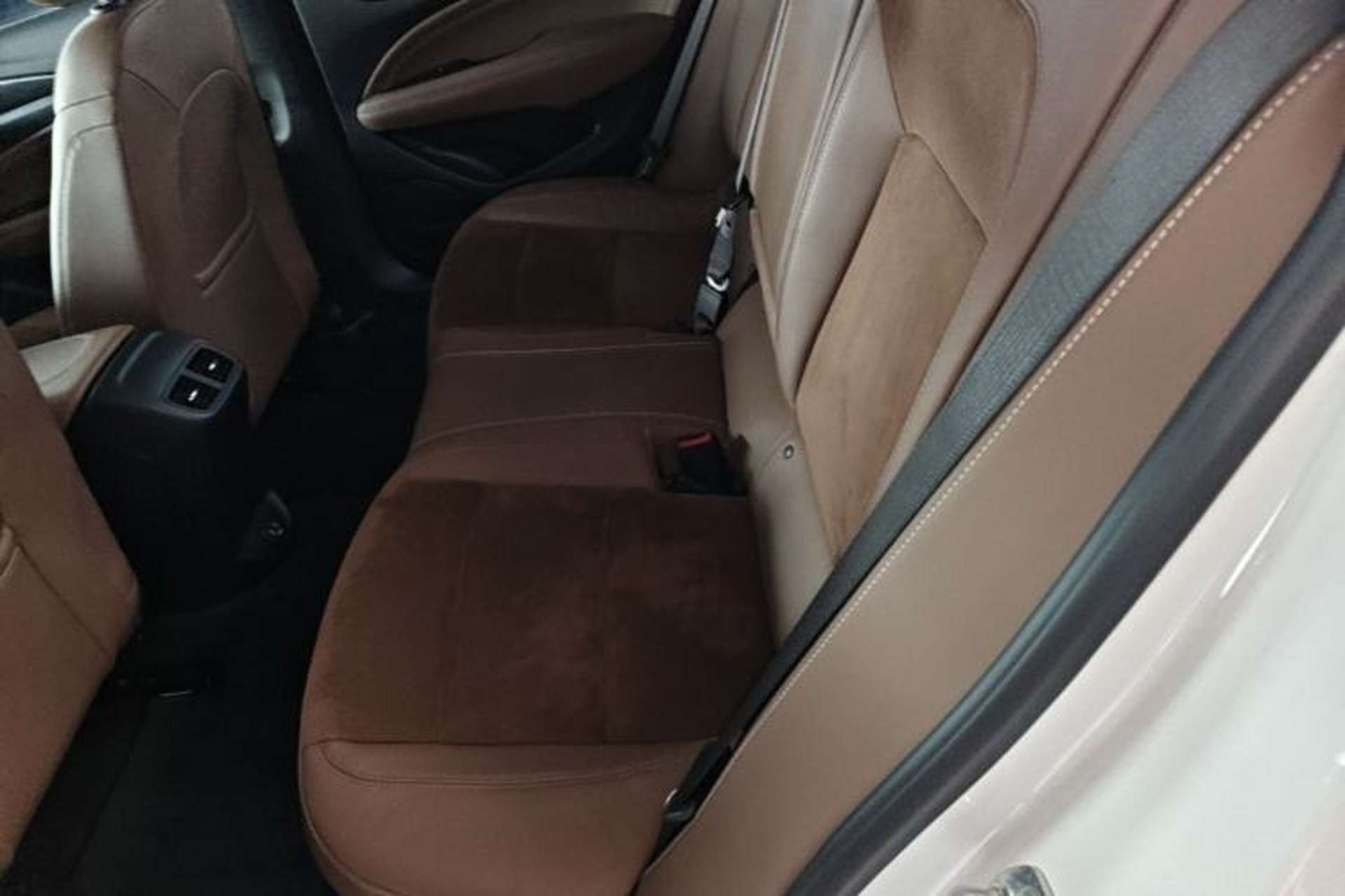Used Buick Regal 2020 552T Luxury Version Left Rear Seat