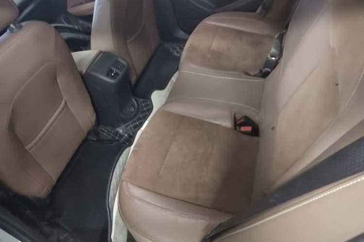 Used Buick Regal 2020 552T Luxury Version Left Rear Seat