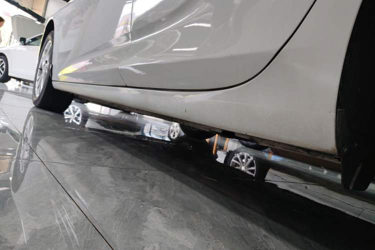 Used Buick Regal 2020 552T Luxury Version Left Side Sill