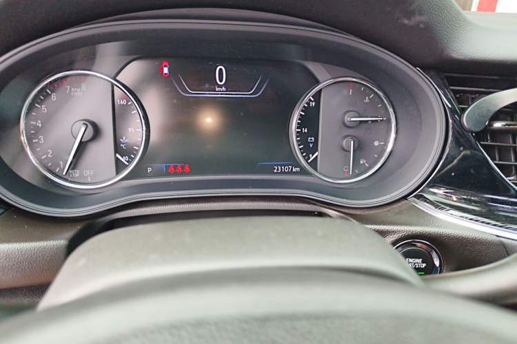 Used Buick Regal 2020 552T Luxury Version Odometer Close Up