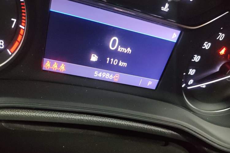 Used Buick Regal 2020 552T Elite Edition Odometer Close Up