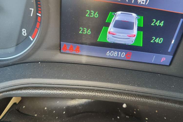Used Buick Regal 2020 552T Elite Edition Odometer Close Up