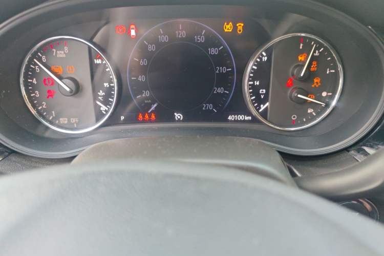 Used Buick Regal 2020 552T Luxury Version Odometer Close Up