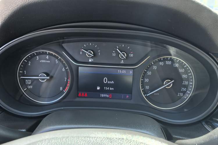 Used Buick Regal 2020 552T Elite Edition Odometer Close Up
