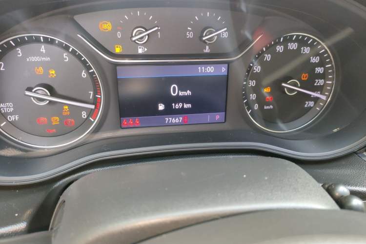 Used Buick Regal 2020 552T Elite Edition Odometer Close Up