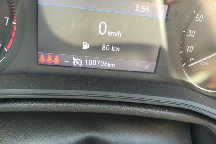 Used Buick Regal 2020 552T Elite Edition Odometer Close Up