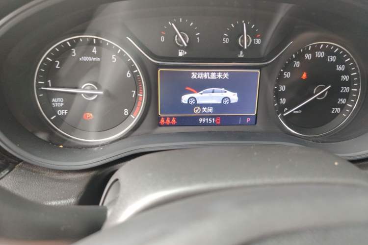 Used Buick Regal 2020 552T Elite Edition Odometer Close Up