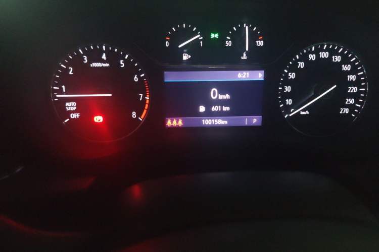 Used Buick Regal 2020 552T Elite Edition Odometer Close Up