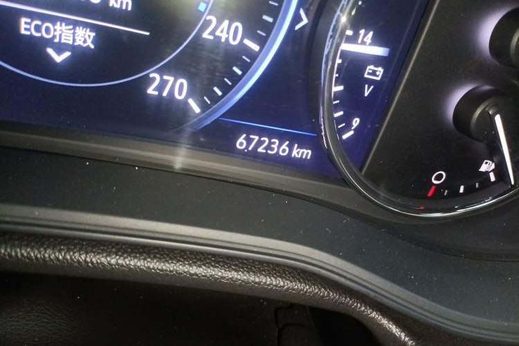 Used Buick Regal 2020 552T Luxury Version Odometer Close Up