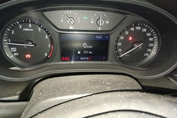 Used Buick Regal 2020 552T Elite Edition Odometer Close Up