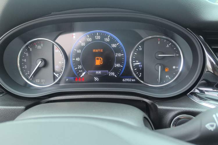 Used Buick Regal 2020 552T Luxury Version Odometer Close Up