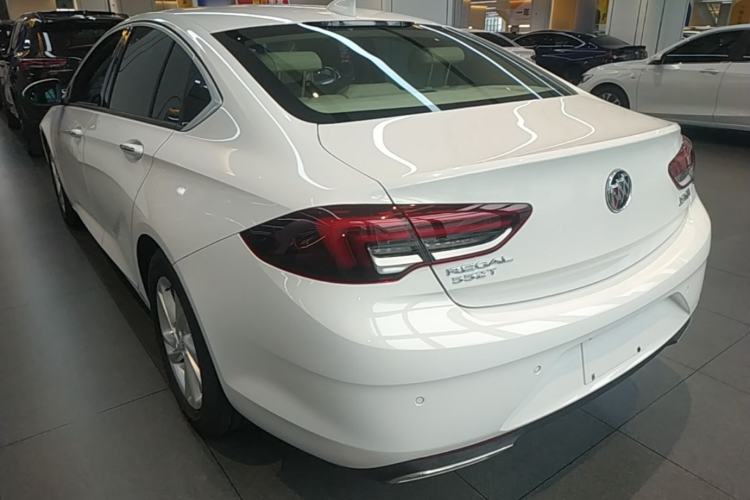 Used Buick Regal 2020 552T Elite Edition Rear Left 45 Deg
