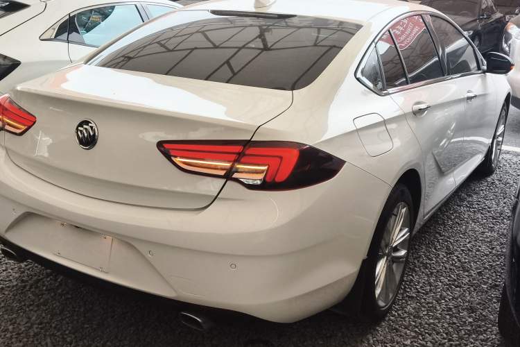 Used Buick Regal 2020 652T Elite Edition Rear Right 45 Deg