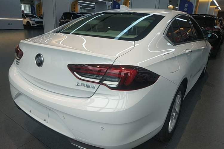 Used Buick Regal 2020 552T Elite Edition Rear Right 45 Deg