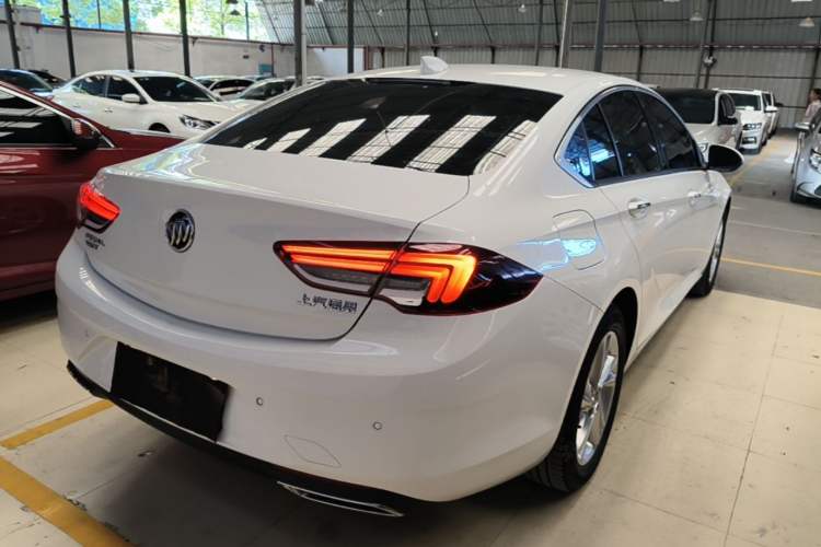 Used Buick Regal 2020 552T Luxury Version Rear Right 45 Deg
