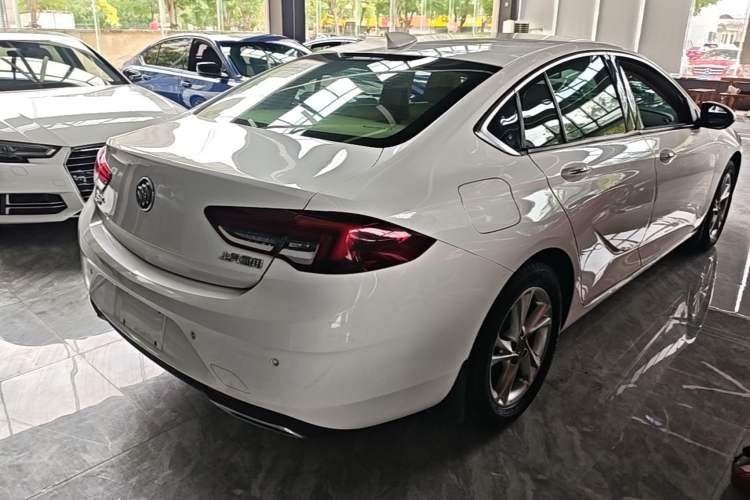 Used Buick Regal 2020 552T Elite Edition Rear Right 45 Deg