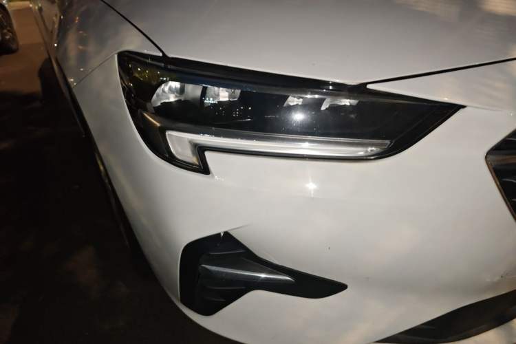 Used Buick Regal 2020 552T Luxury Version Right Front Headlight