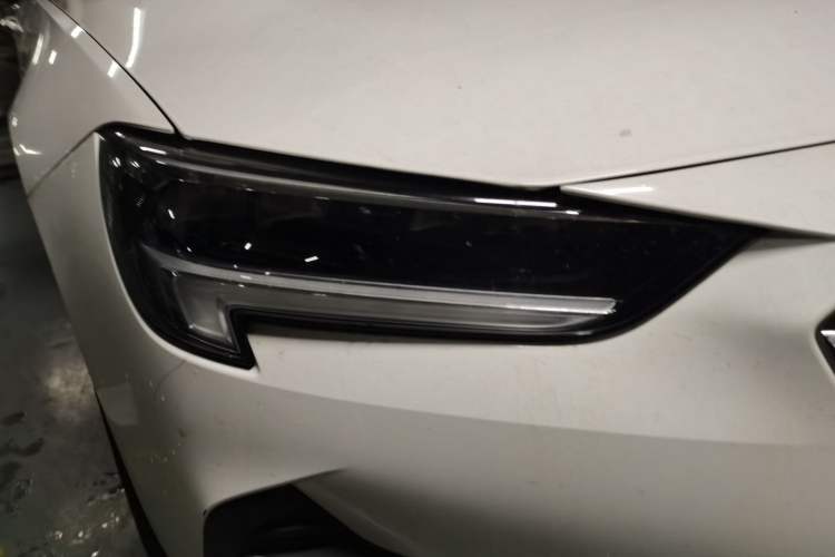 Used Buick Regal 2020 552T Luxury Version Right Front Headlight