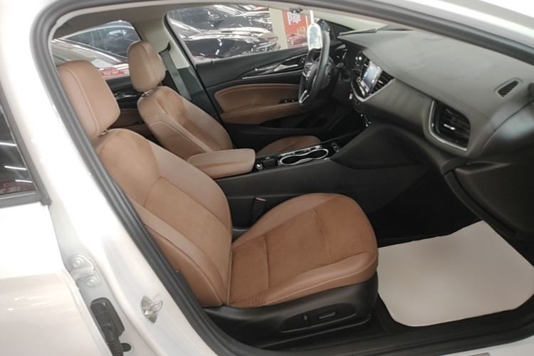 Used Buick Regal 2020 552T Luxury Version Right Front Seat