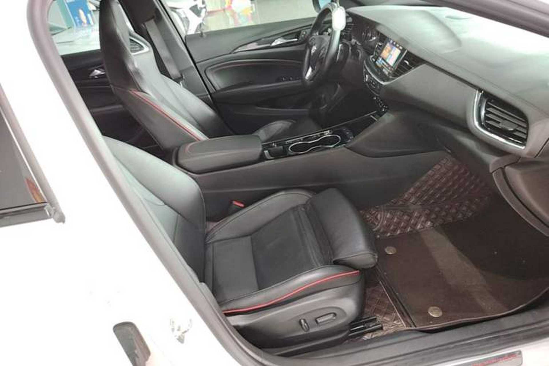 Used Buick Regal 2020 GS 28T Elite Model Right Front Seat