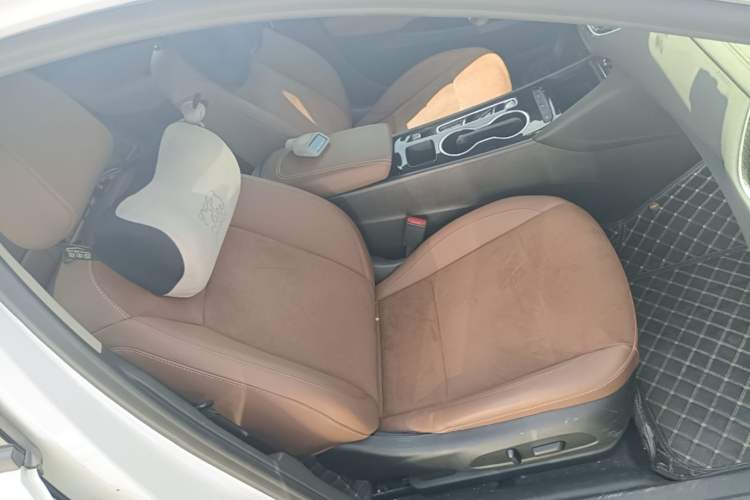 Used Buick Regal 2020 552T Luxury Version Right Front Seat