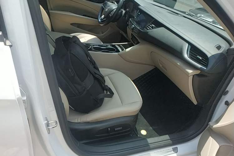Used Buick Regal 2020 652T Elite Edition Right Front Seat