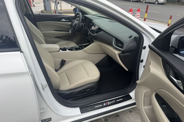 Used Buick Regal 2020 552T Elite Edition Right Front Seat