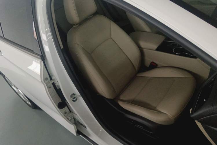 Used Buick Regal 2020 552T Elite Edition Right Front Seat