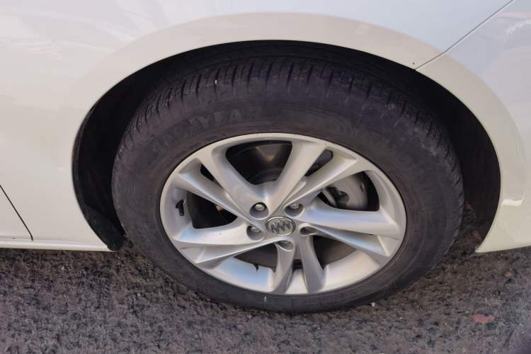 Used Buick Regal 2020 552T Elite Edition Right Front Wheel Hub