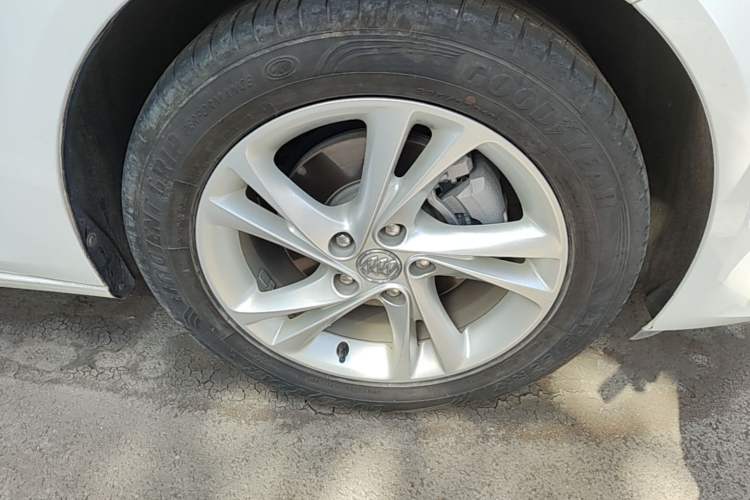 Used Buick Regal 2020 552T Luxury Version Right Front Wheel Hub