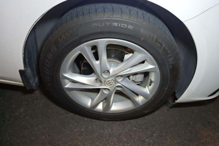 Used Buick Regal 2020 552T Luxury Version Right Front Wheel Hub
