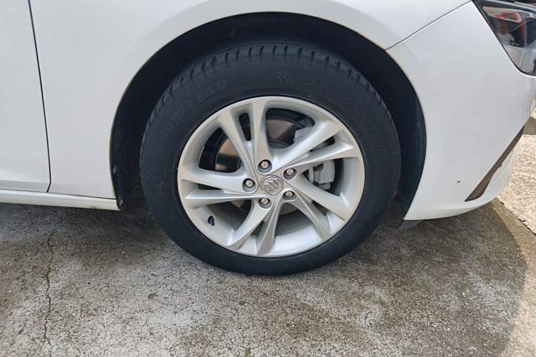 Used Buick Regal 2020 552T Luxury Version Right Front Wheel Hub