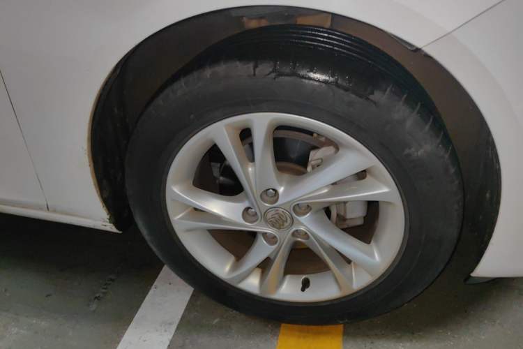 Used Buick Regal 2020 552T Luxury Version Right Front Wheel Hub