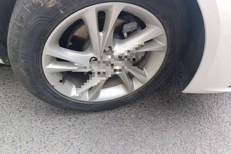 Used Buick Regal 2020 552T Elite Edition Right Front Wheel Hub