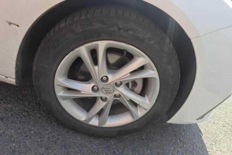 Used Buick Regal 2020 552T Elite Edition Right Front Wheel Hub