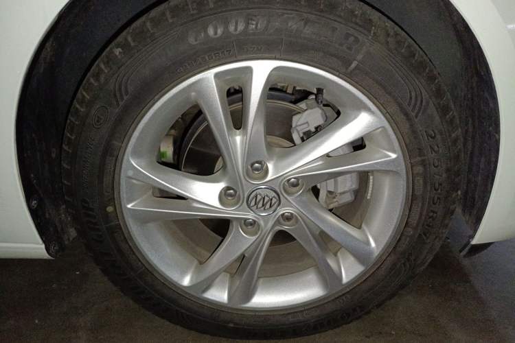 Used Buick Regal 2020 552T Luxury Version Right Front Wheel Hub