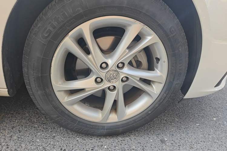 Used Buick Regal 2020 552T Elite Edition Right Front Wheel Hub