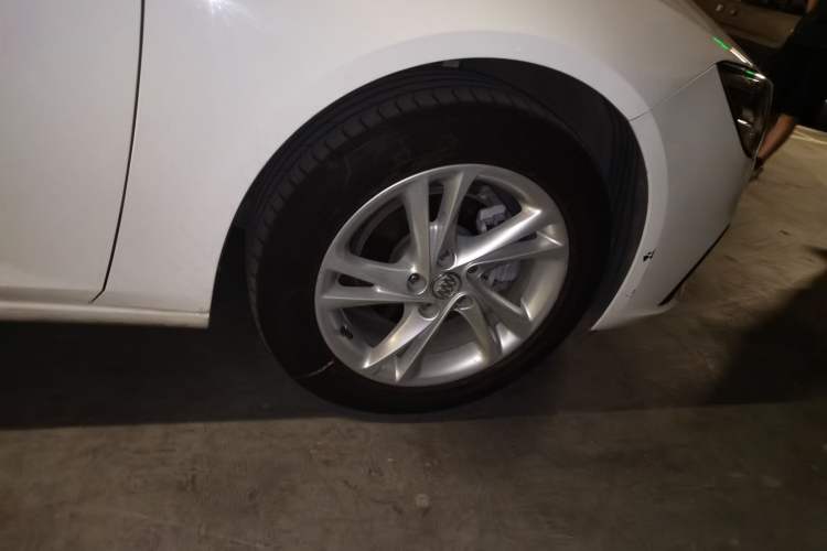 Used Buick Regal 2020 552T Luxury Version Right Front Wheel Hub