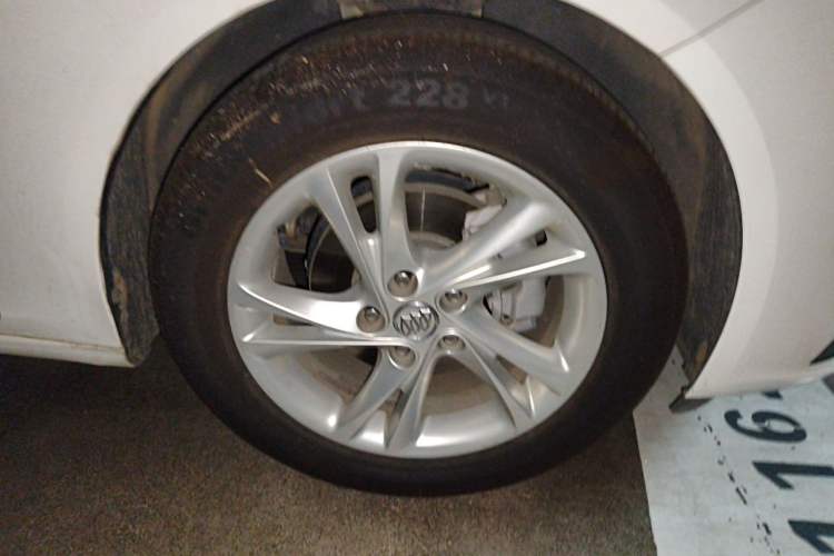 Used Buick Regal 2020 552T Elite Edition Right Front Wheel Hub
