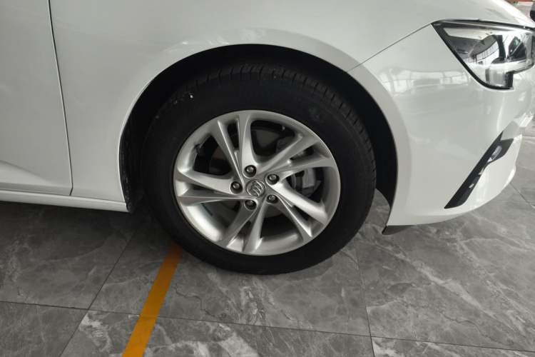 Used Buick Regal 2020 552T Elite Edition Right Front Wheel Hub