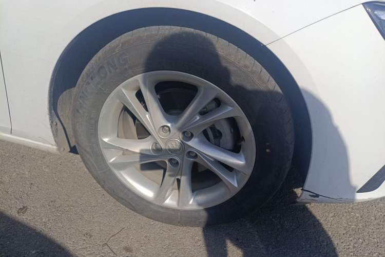 Used Buick Regal 2020 552T Elite Edition Right Front Wheel Hub