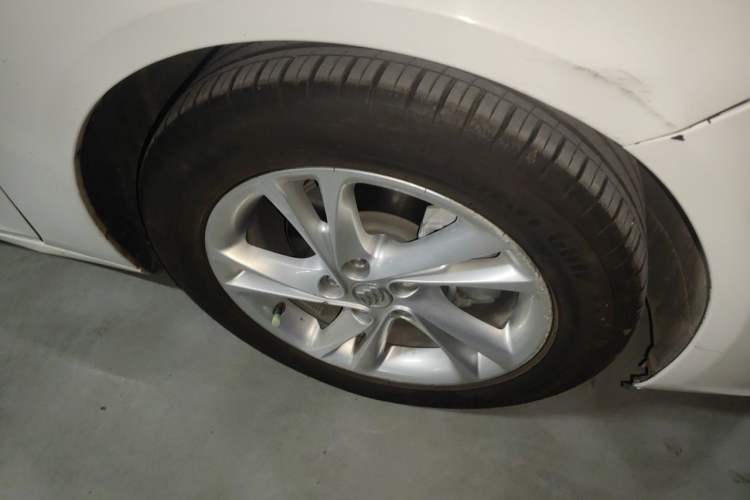 Used Buick Regal 2020 552T Elite Edition Right Front Wheel Hub